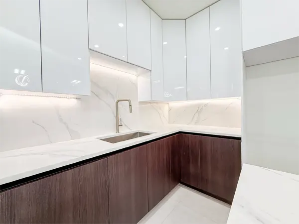 Showroom display 06